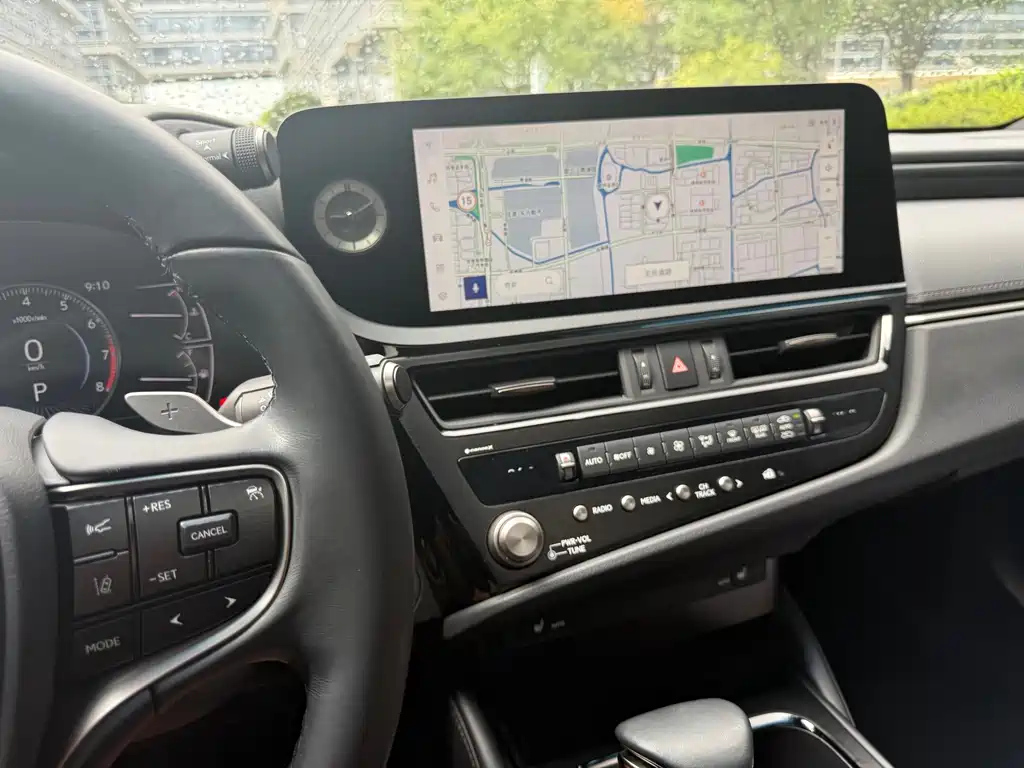 LEXUS ES 2023