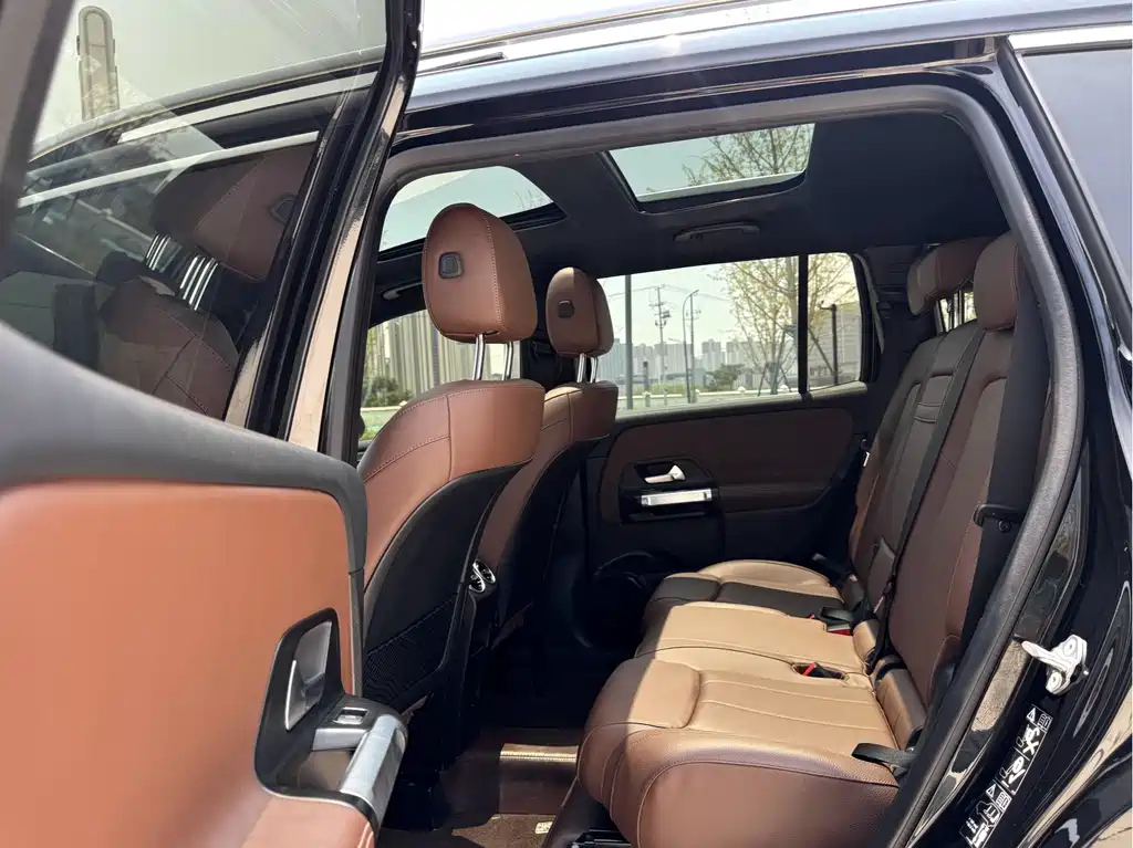MERCEDES BENZ GLB 2023