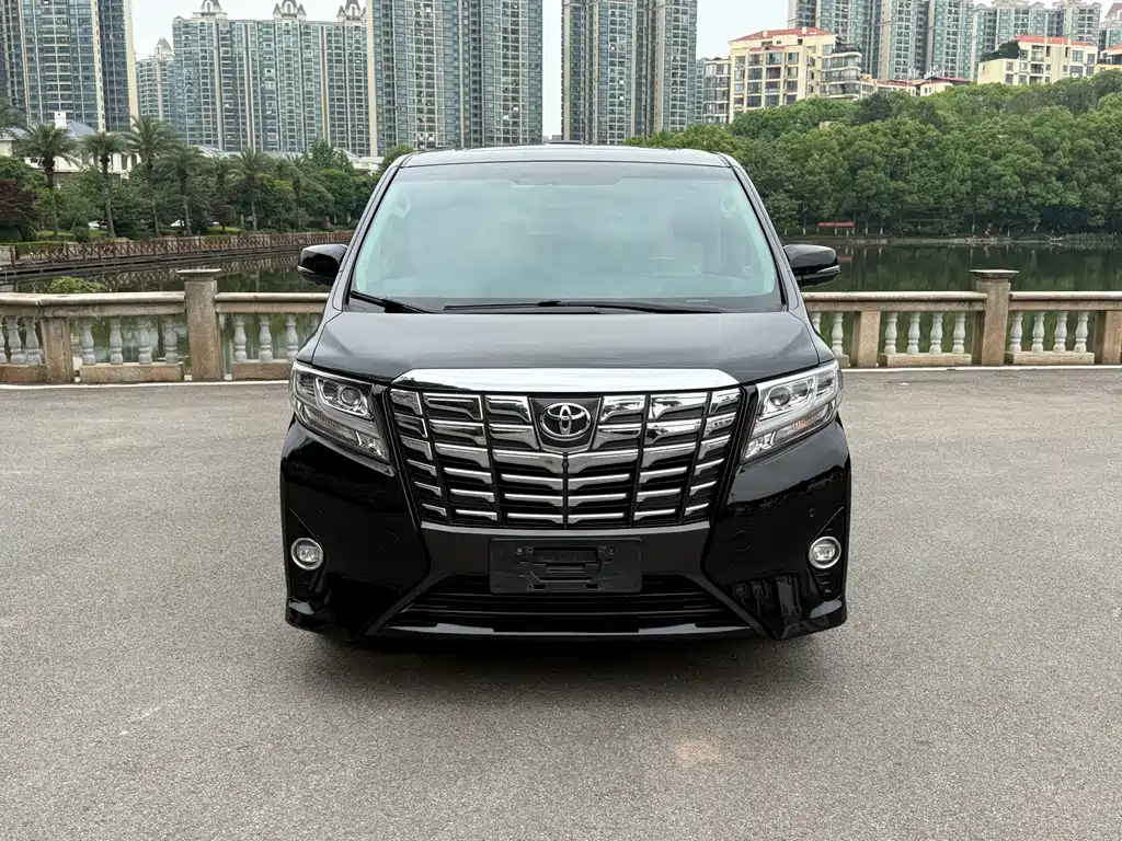 TOYOTA ALPHARD 2015