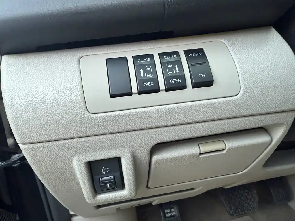 MAZDA 8 2013