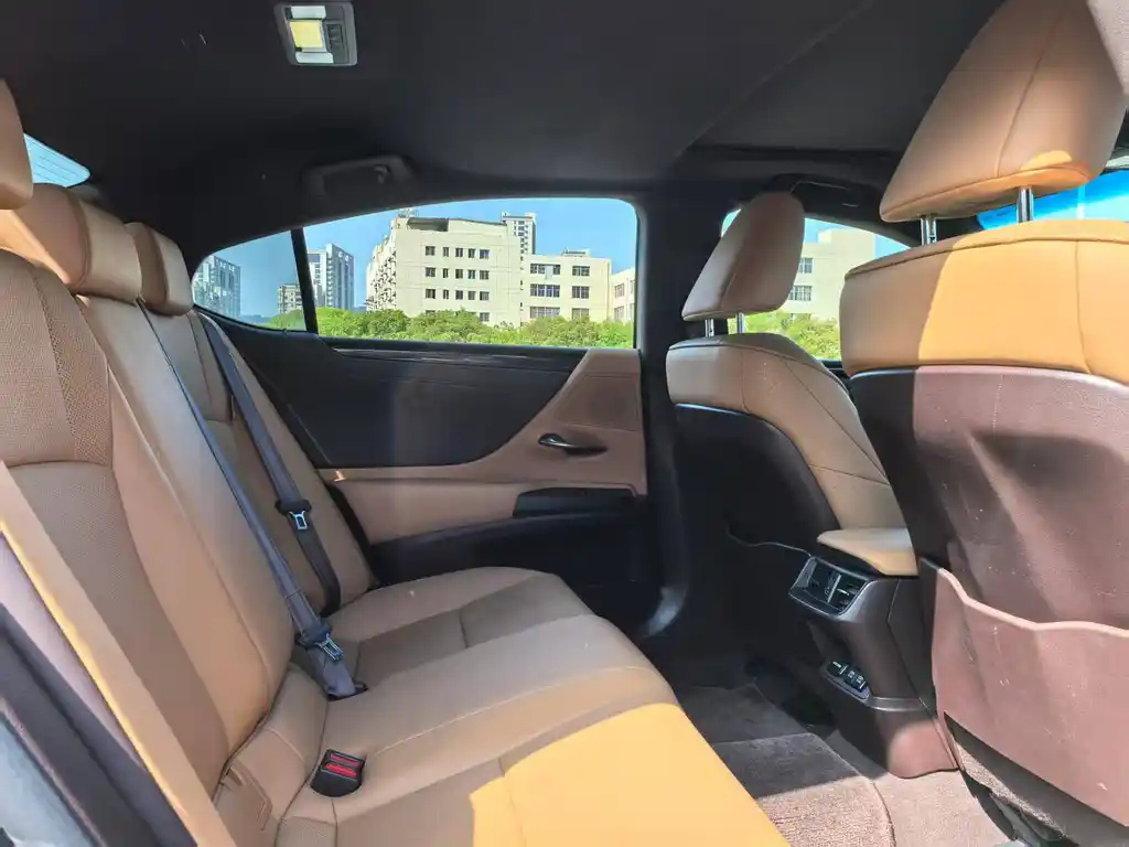 LEXUS ES 2021