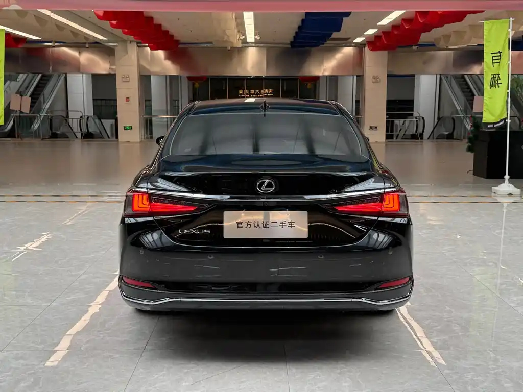 LEXUS ES 2021