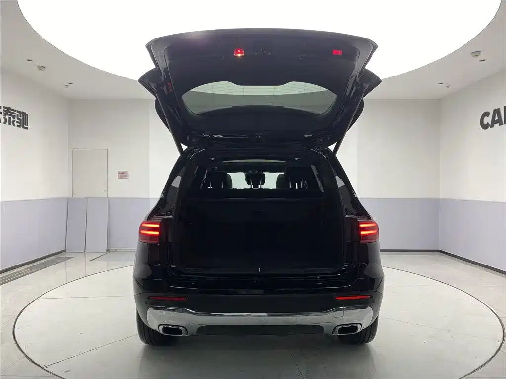 MERCEDES BENZ GLB 2024