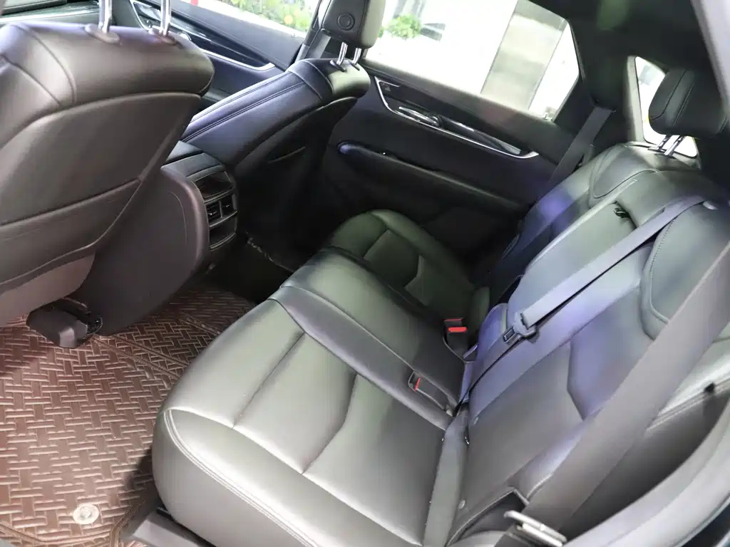 CADILLAC XT5 2021