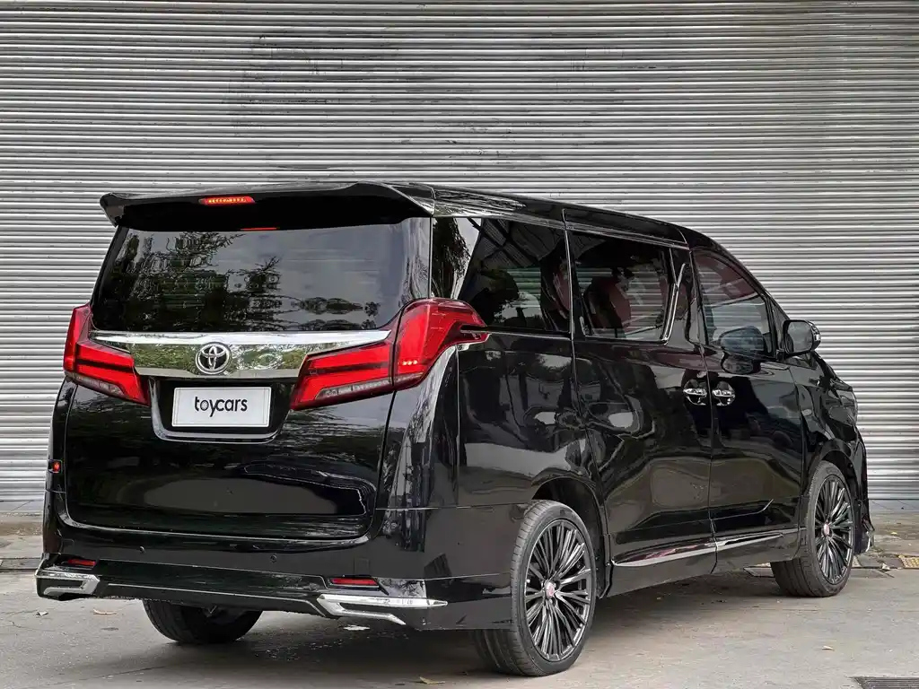 TOYOTA ALPHARD 2011
