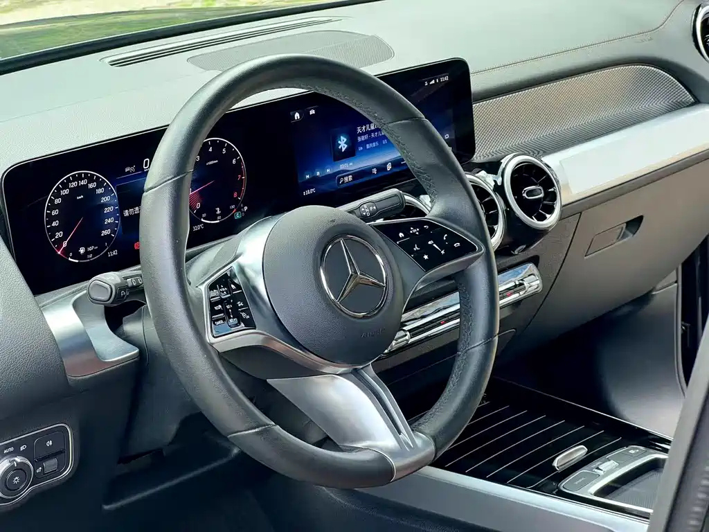 MERCEDES BENZ GLB 2024