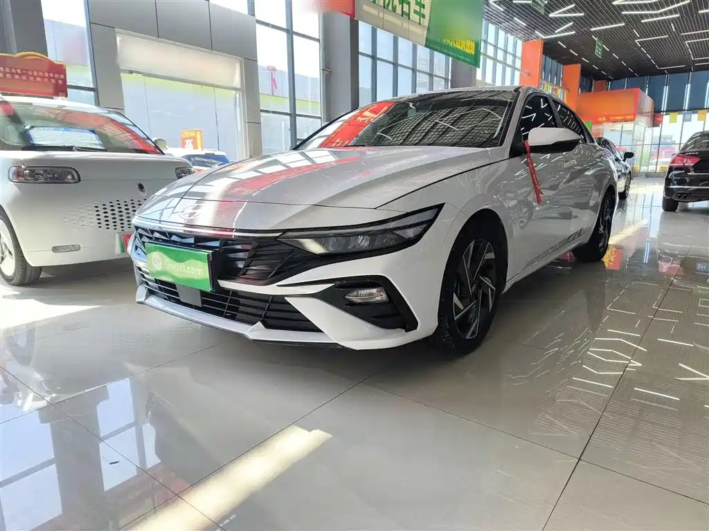HYUNDAI ELANTRA 2023