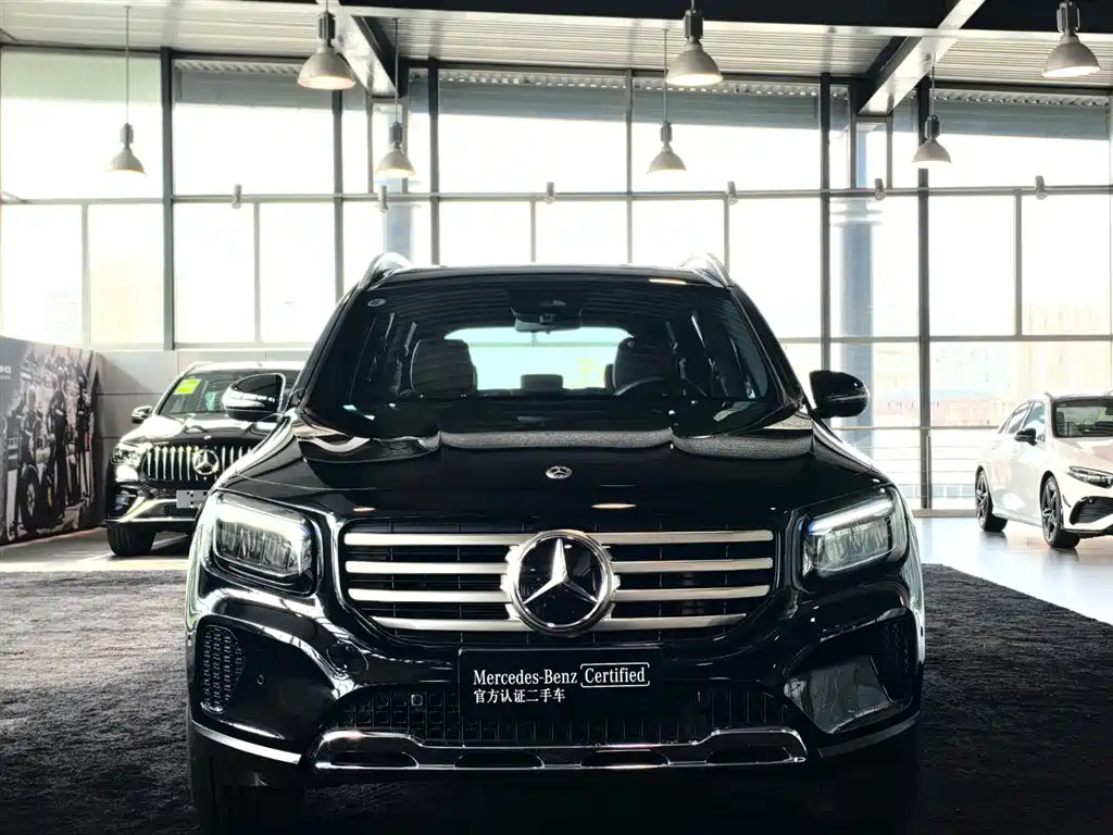 MERCEDES BENZ GLB 2024