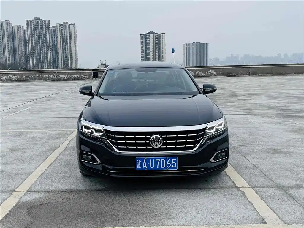 VOLKSWAGEN PASSAT 2019