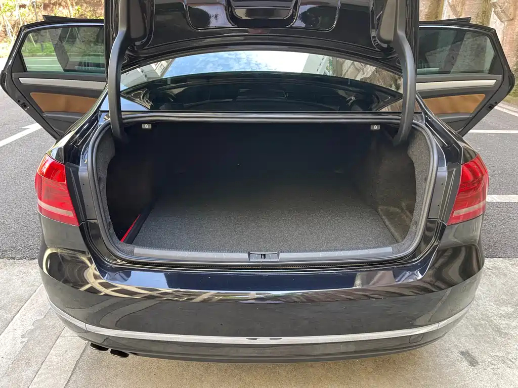 VOLKSWAGEN PASSAT 2014