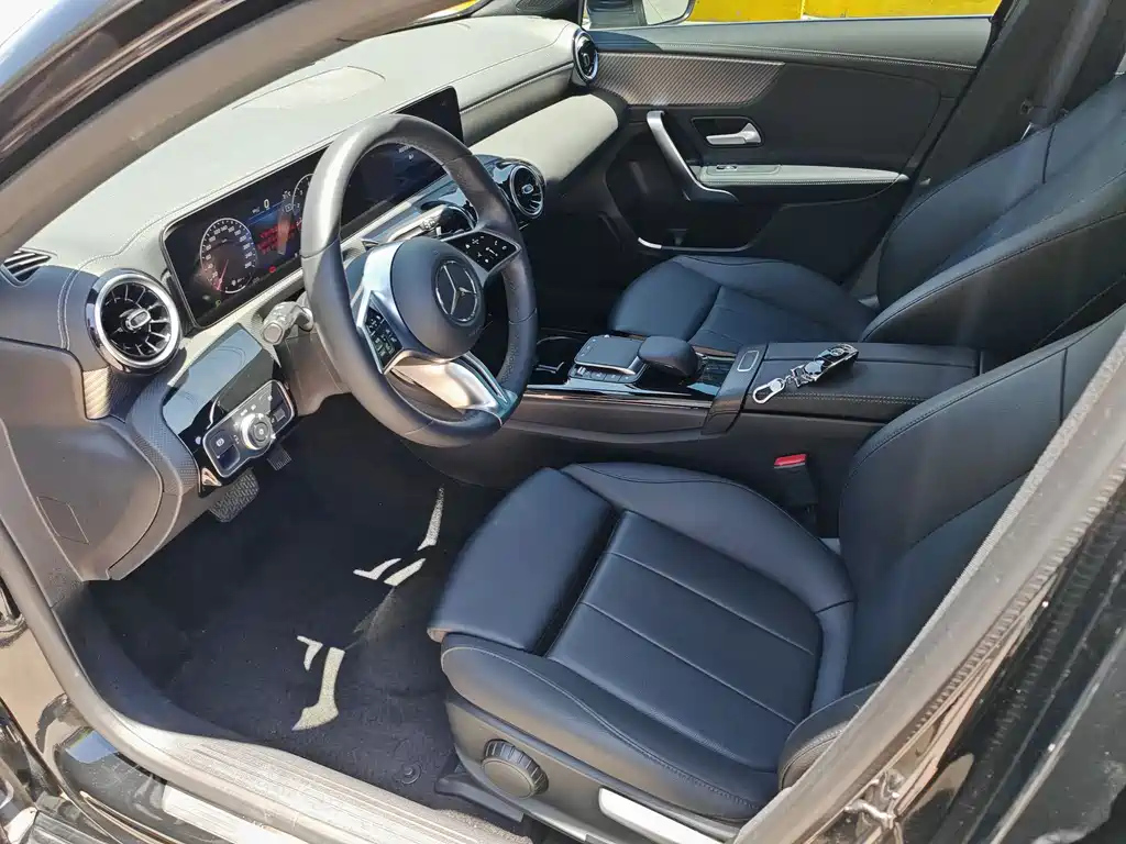 MERCEDES BENZ A-CLASS 2024