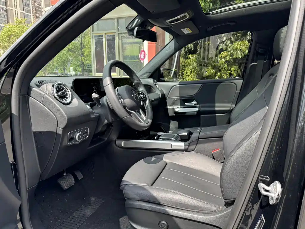MERCEDES BENZ GLB 2021