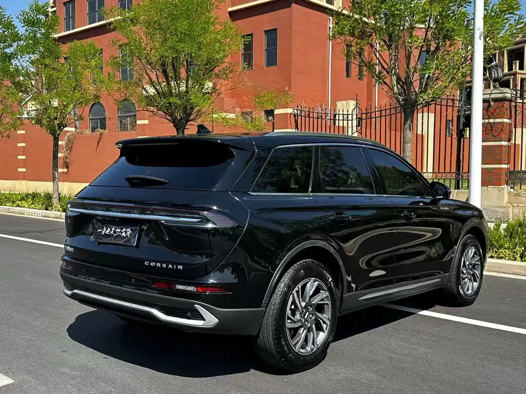 LINCOLN ADVENTURER 2024