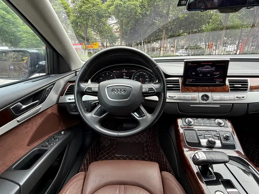 AUDI A8 2013