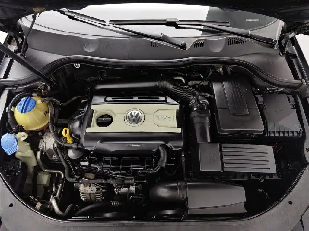 VOLKSWAGEN MAGOTAN 2015
