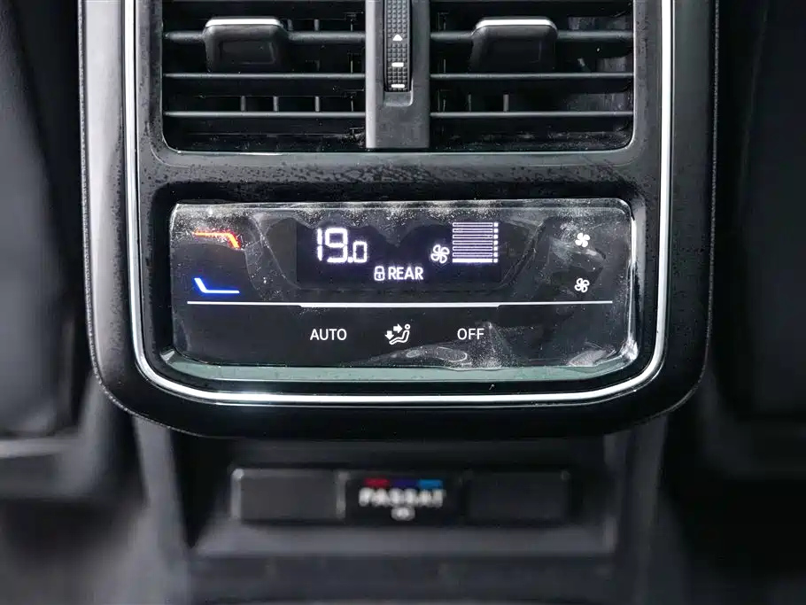 VOLKSWAGEN PASSAT 2022