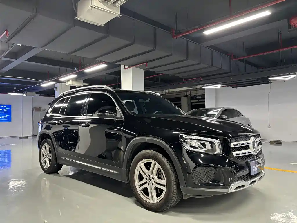 MERCEDES BENZ GLB 2023