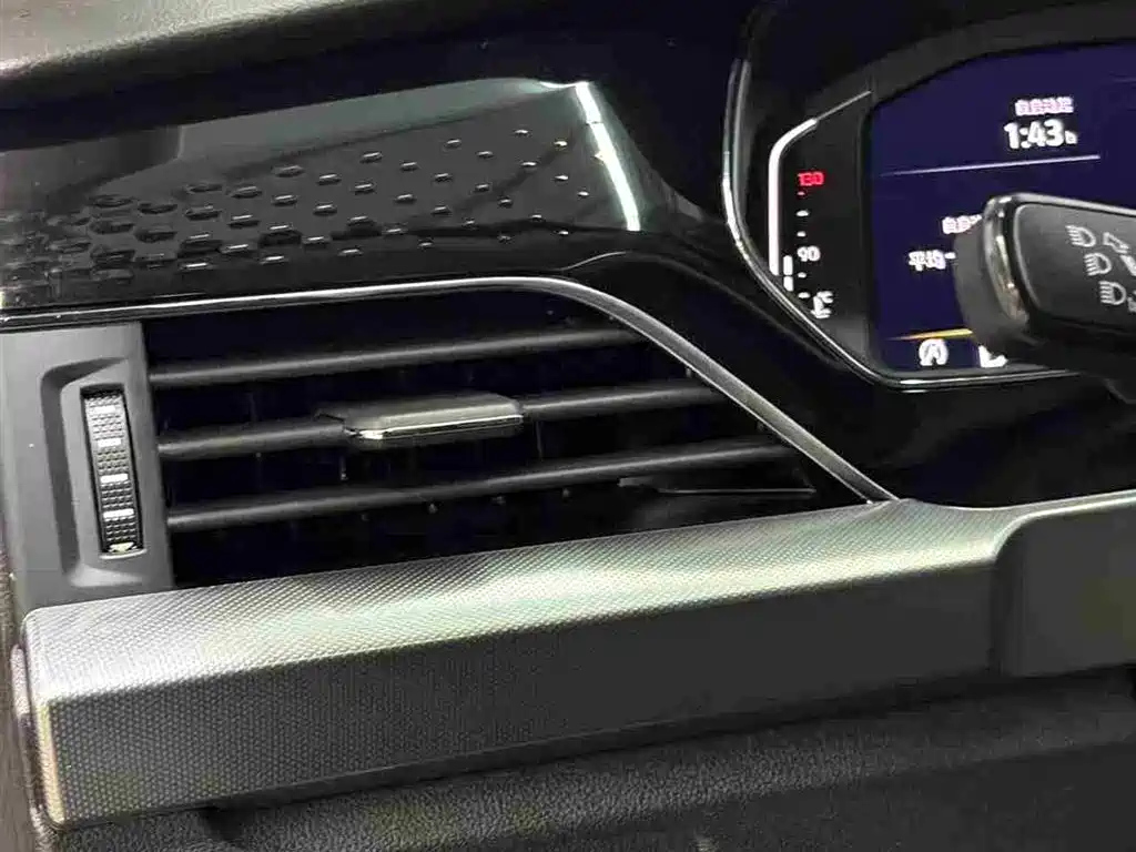 VOLKSWAGEN PASSAT 2023