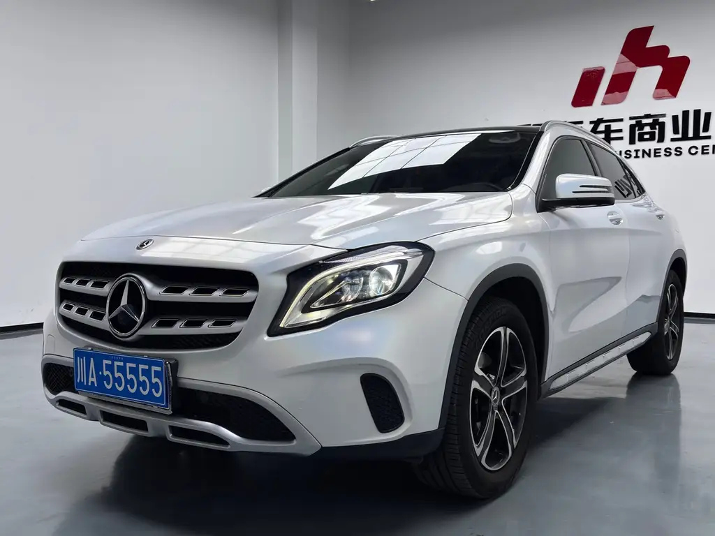 MERCEDES BENZ GLA 2018