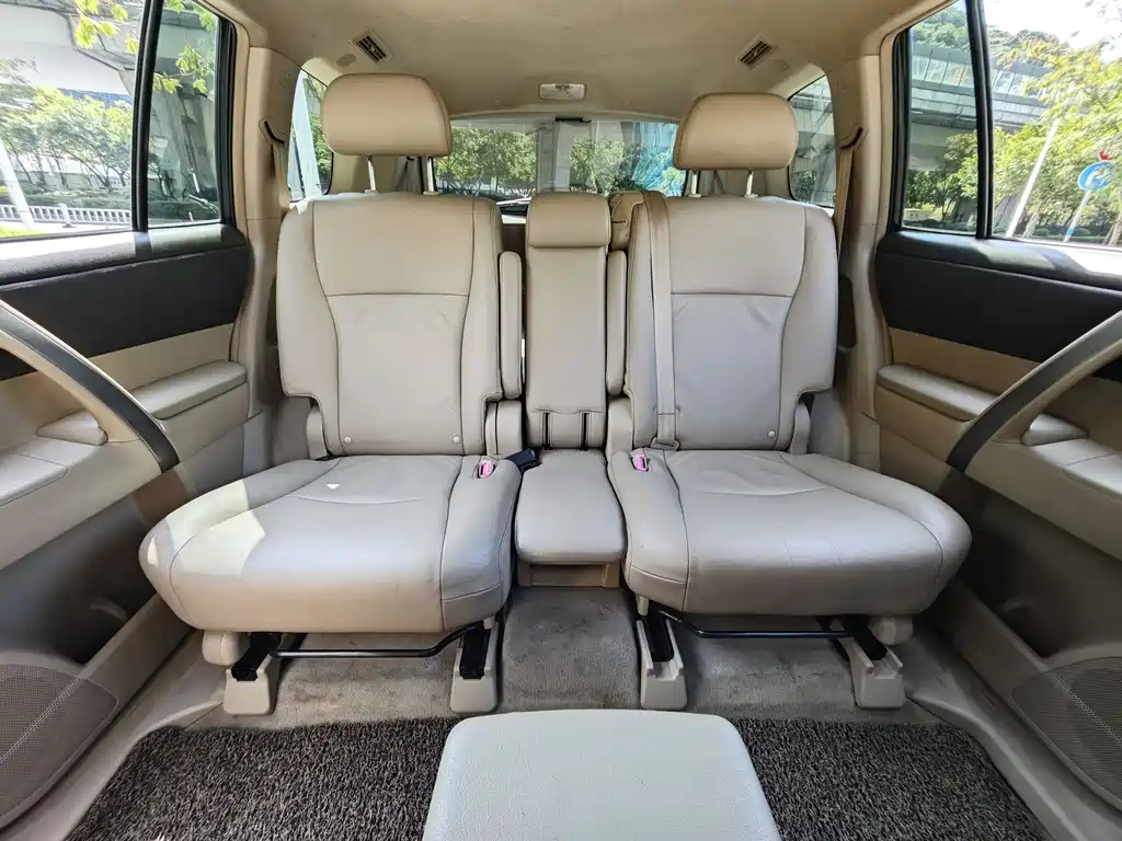 TOYOTA HIGHLANDER 2011