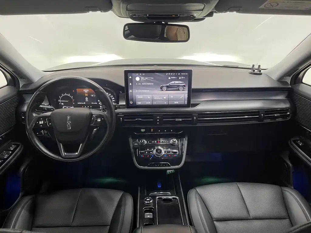 LINCOLN ADVENTURER 2021