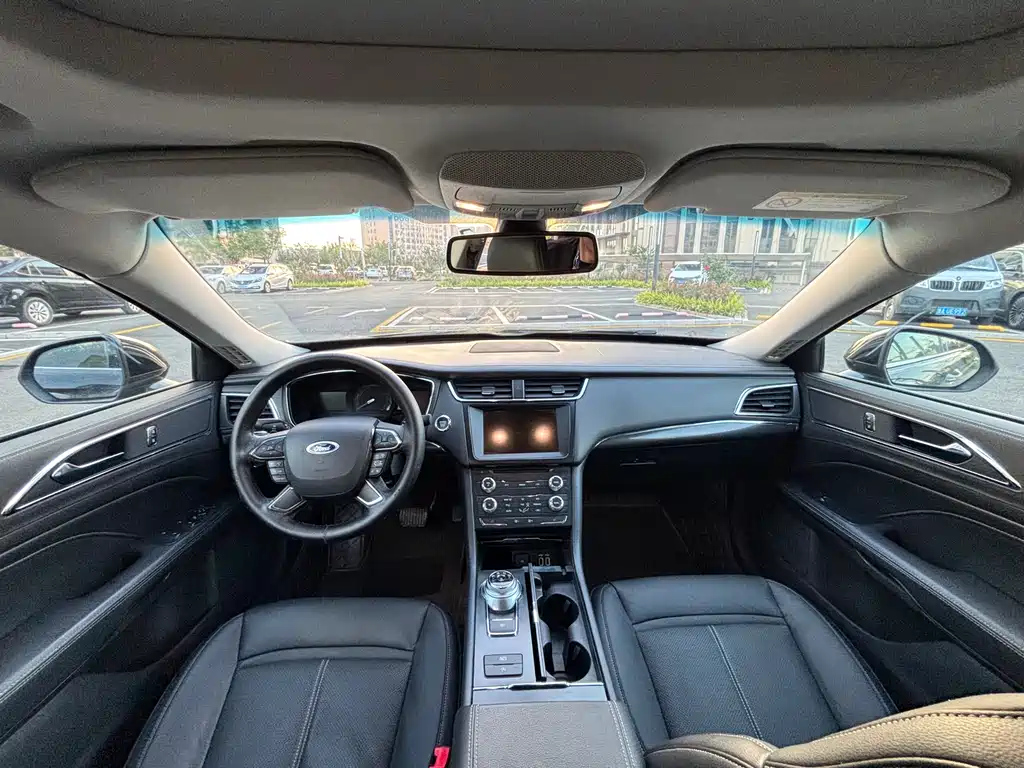 FORD TAURUS 2017