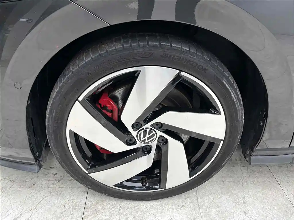 VOLKSWAGEN GOLF GTI 2021