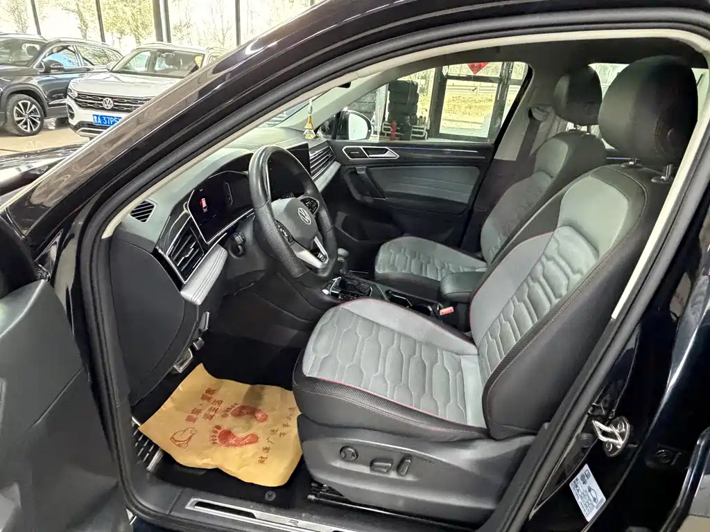 VOLKSWAGEN TIGUAN L 2021