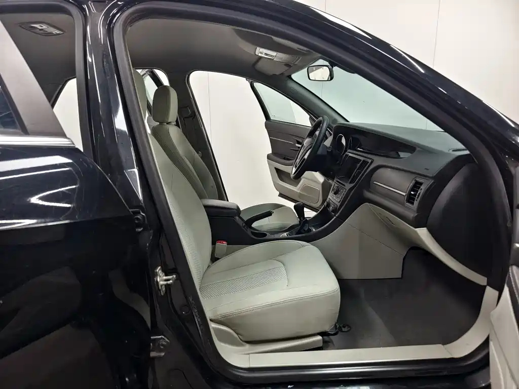 BAIC SENOVA D50 2015