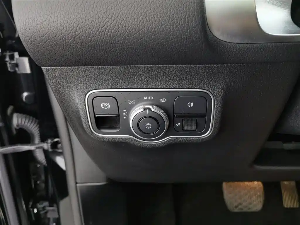 MERCEDES BENZ GLB 2022