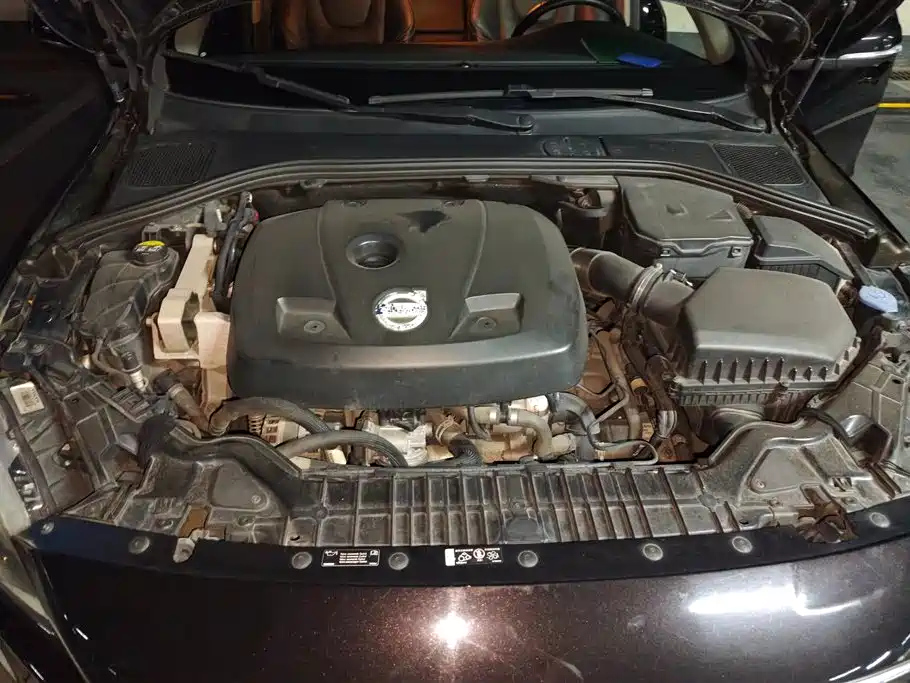 VOLVO V60 2014