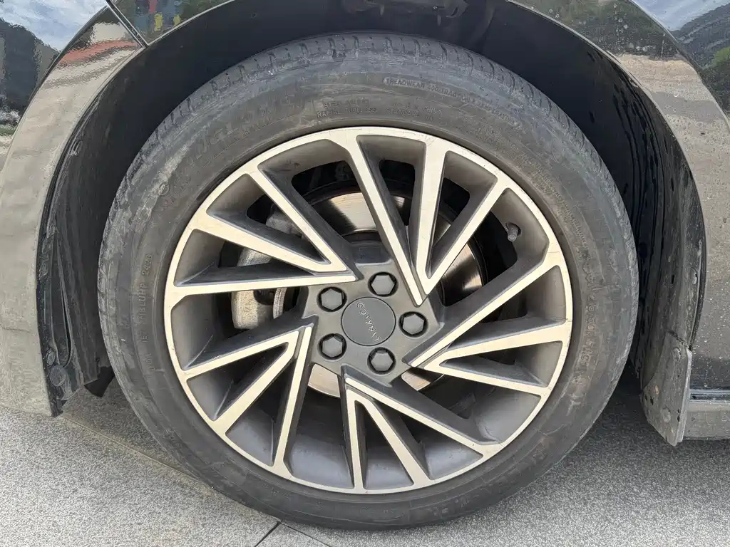 LYNK&CO 03 2018