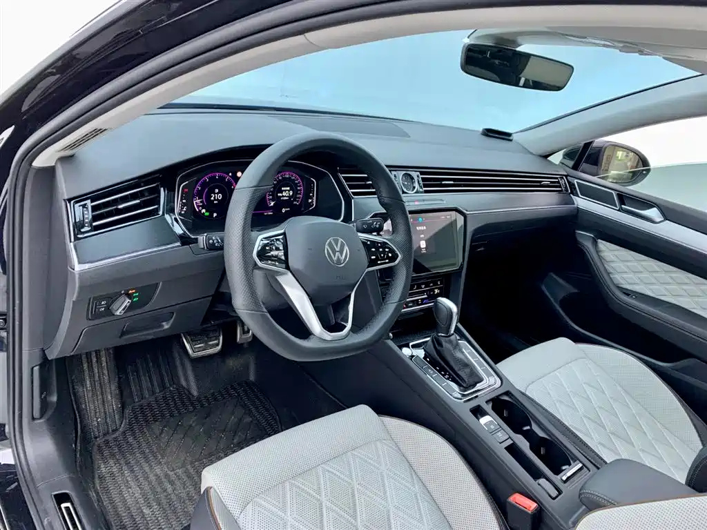 VOLKSWAGEN MAGOTAN 2025