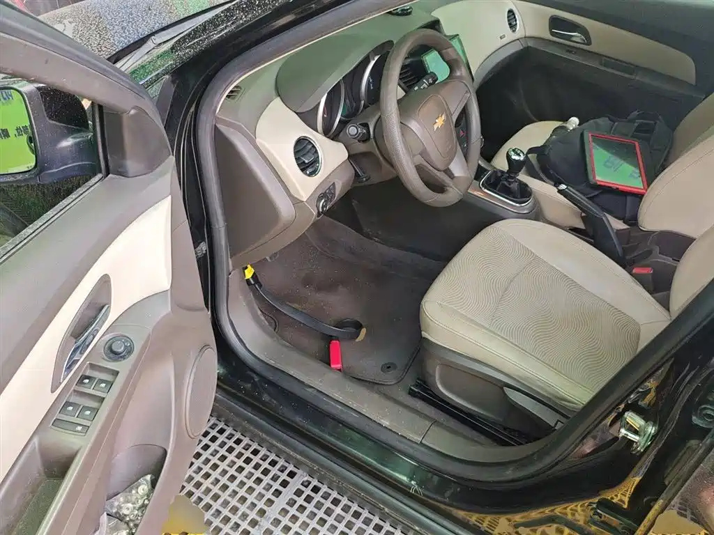 CHEVROLET CRUZE 2015