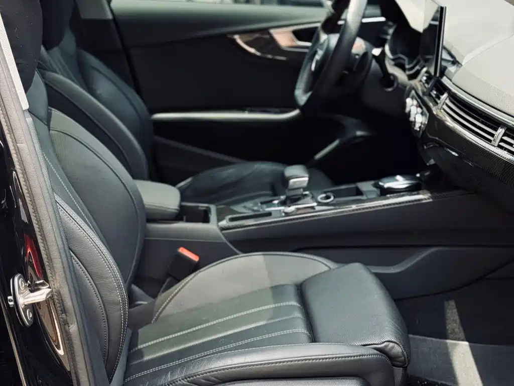 AUDI A4L 2020
