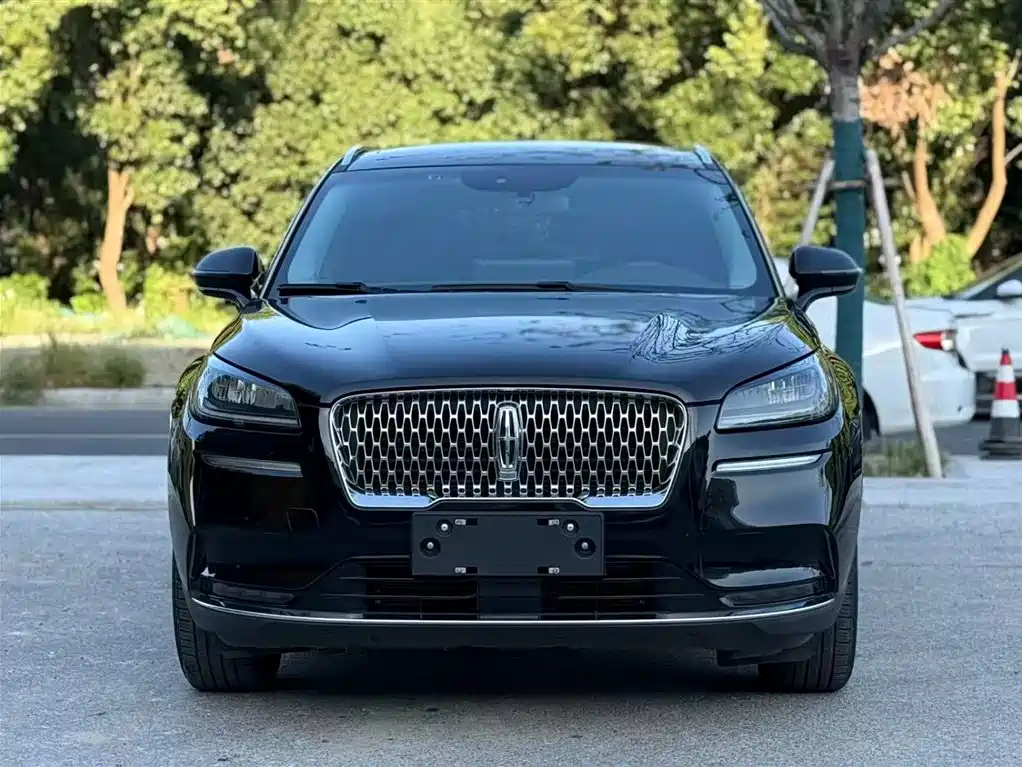 LINCOLN ADVENTURER 2021