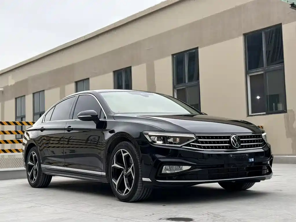 VOLKSWAGEN MAGOTAN 2025