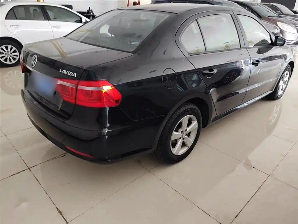 VOLKSWAGEN LAVIDA 2013