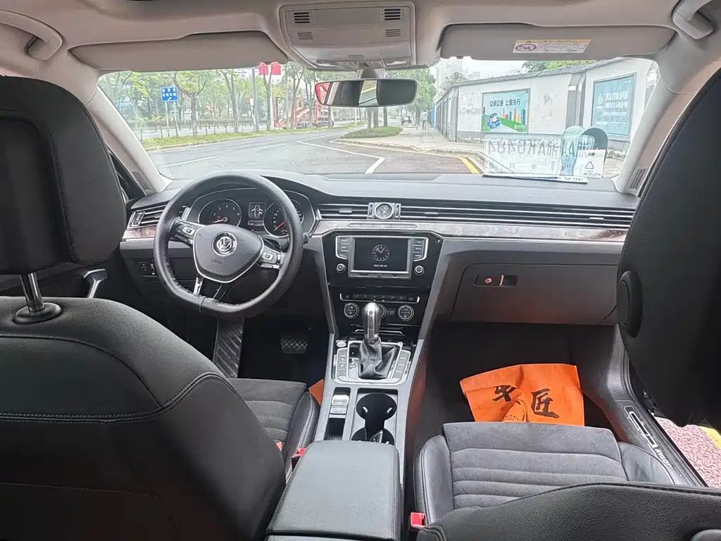 VOLKSWAGEN MAGOTAN 2017