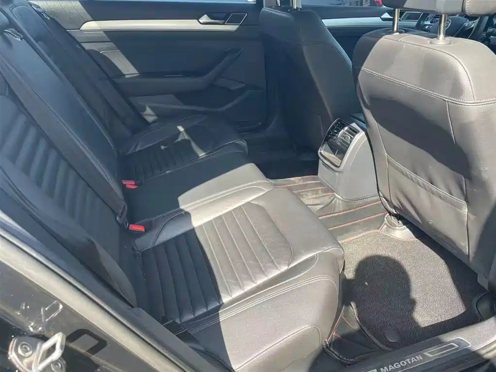 VOLKSWAGEN MAGOTAN 2017