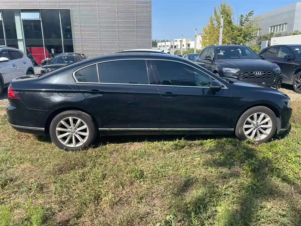VOLKSWAGEN MAGOTAN 2017