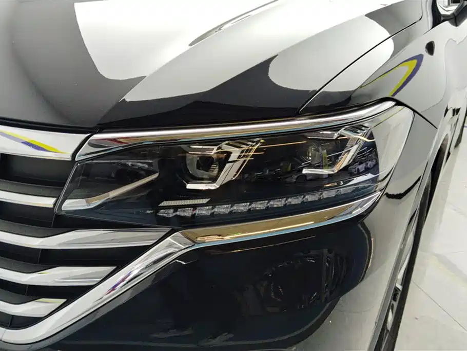 VOLKSWAGEN VILORAN 2022