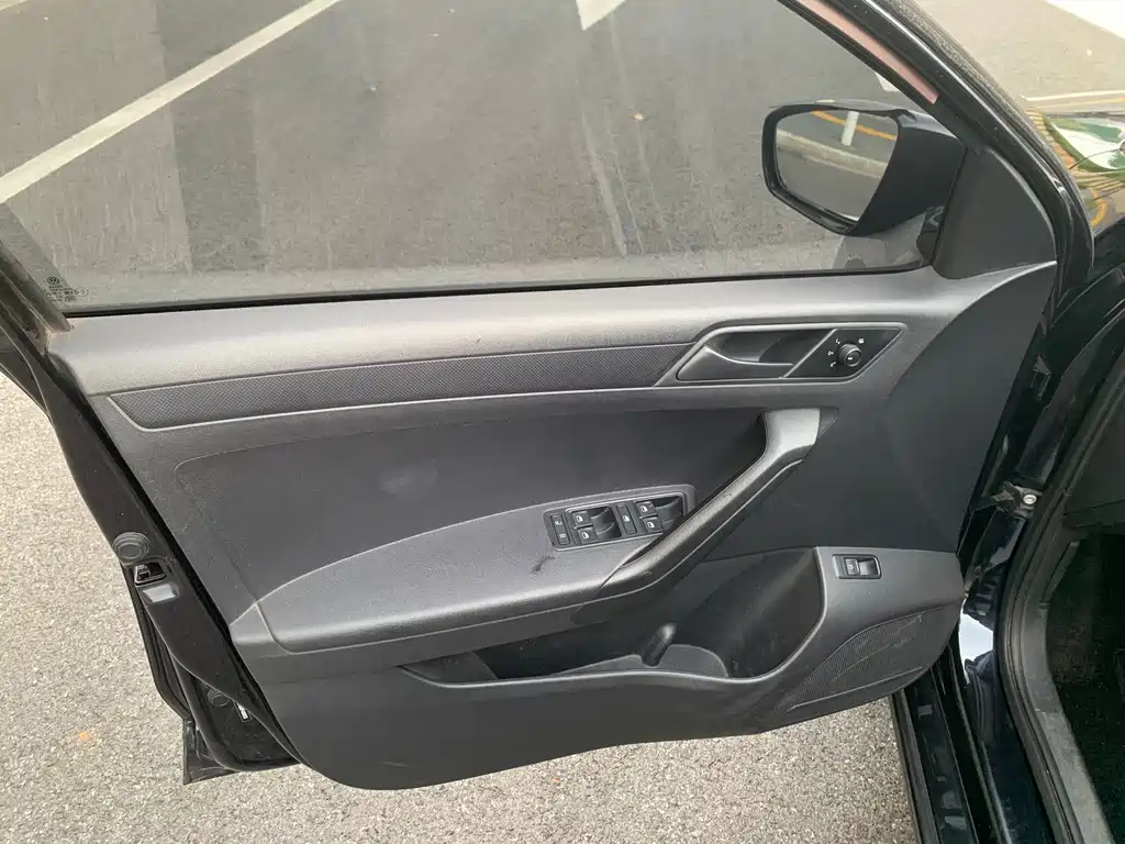 VOLKSWAGEN JETTA 2015