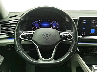 VOLKSWAGEN TOURAN 2022 YEAR 530 V6 4WD DELUXE EDITION 2022