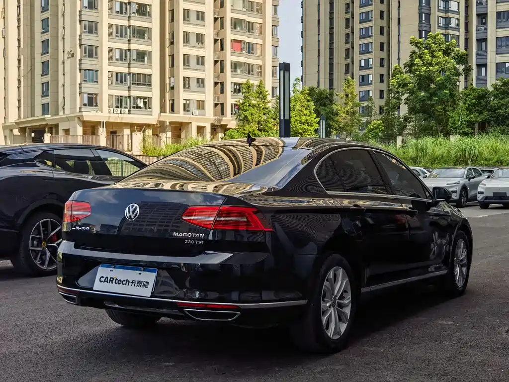 VOLKSWAGEN MAGOTAN 2019