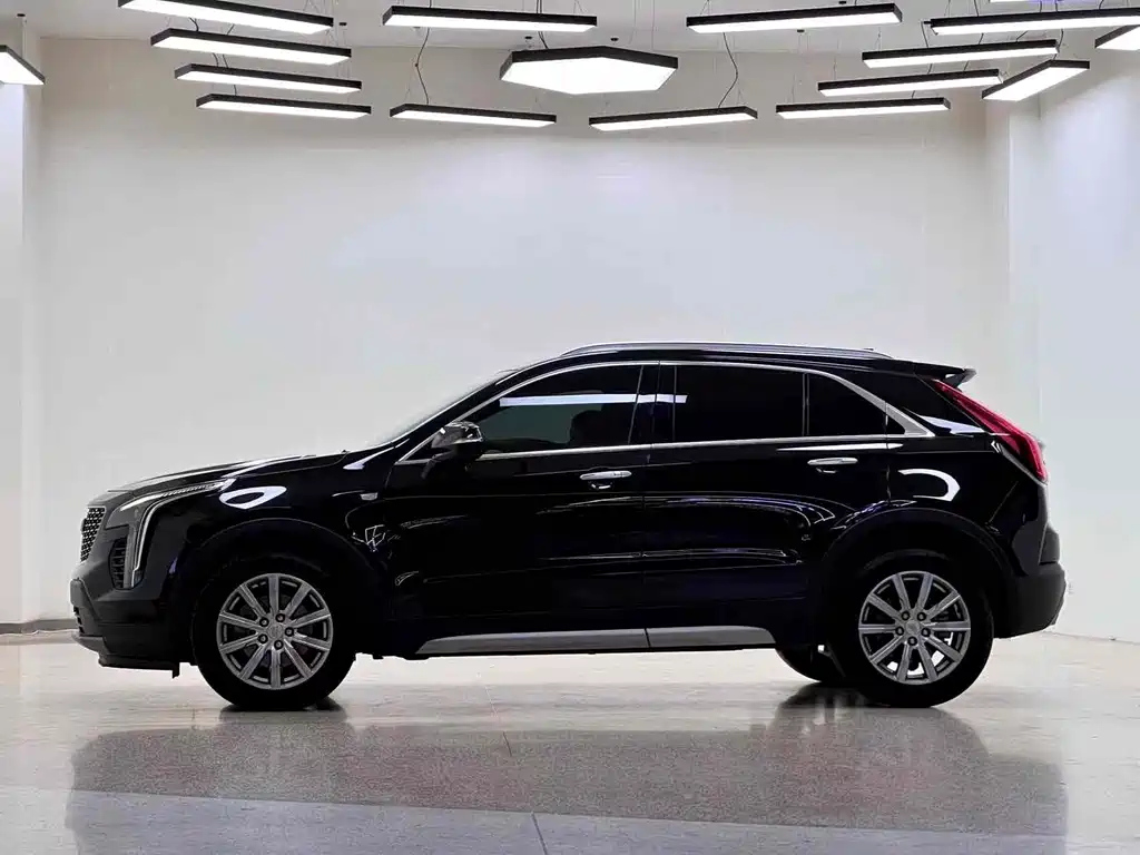 CADILLAC XT4 2021