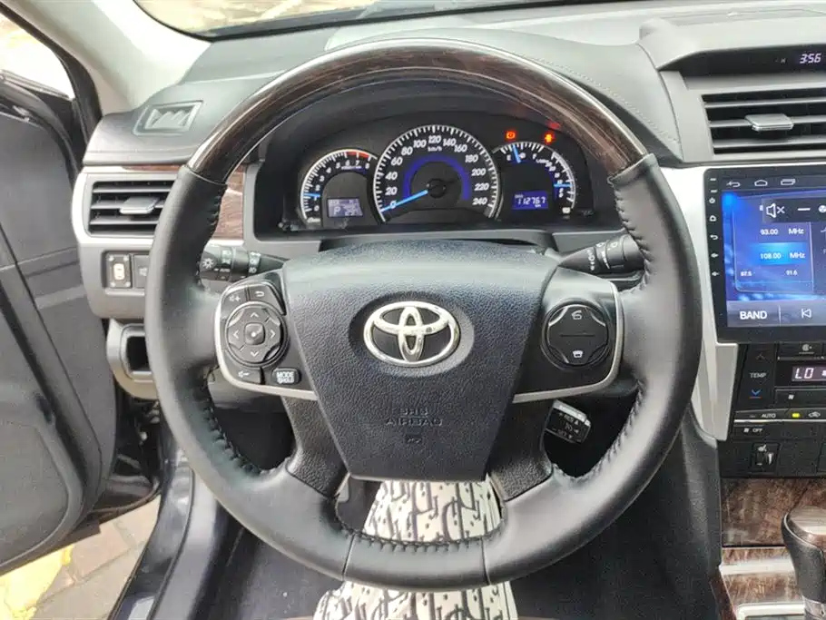 TOYOTA CAMRY 2016
