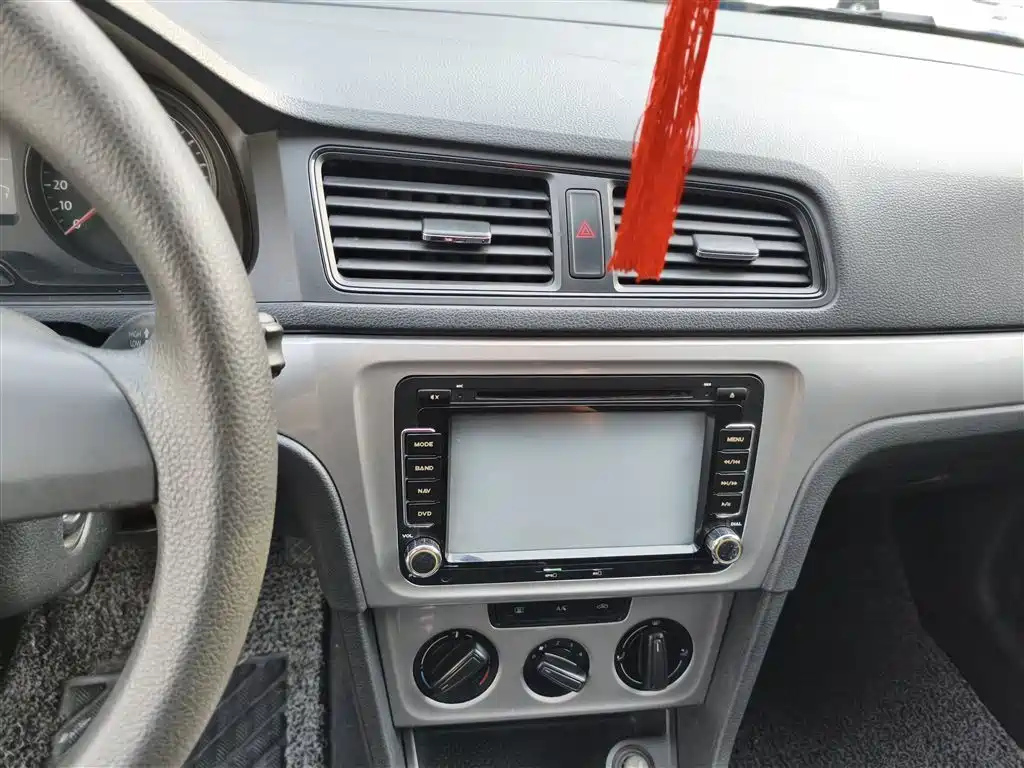 VOLKSWAGEN LAVIDA 2013