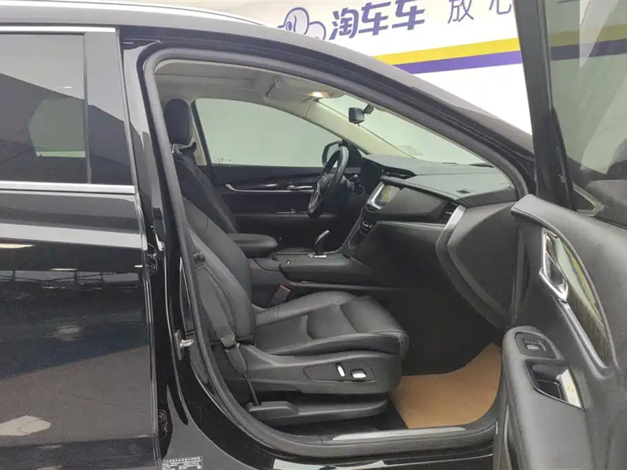 CADILLAC XT5 2019