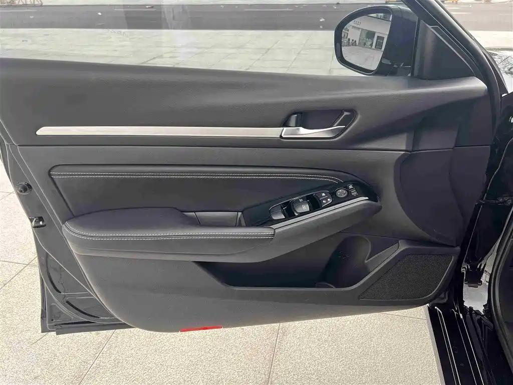 NISSAN TEANA 2021